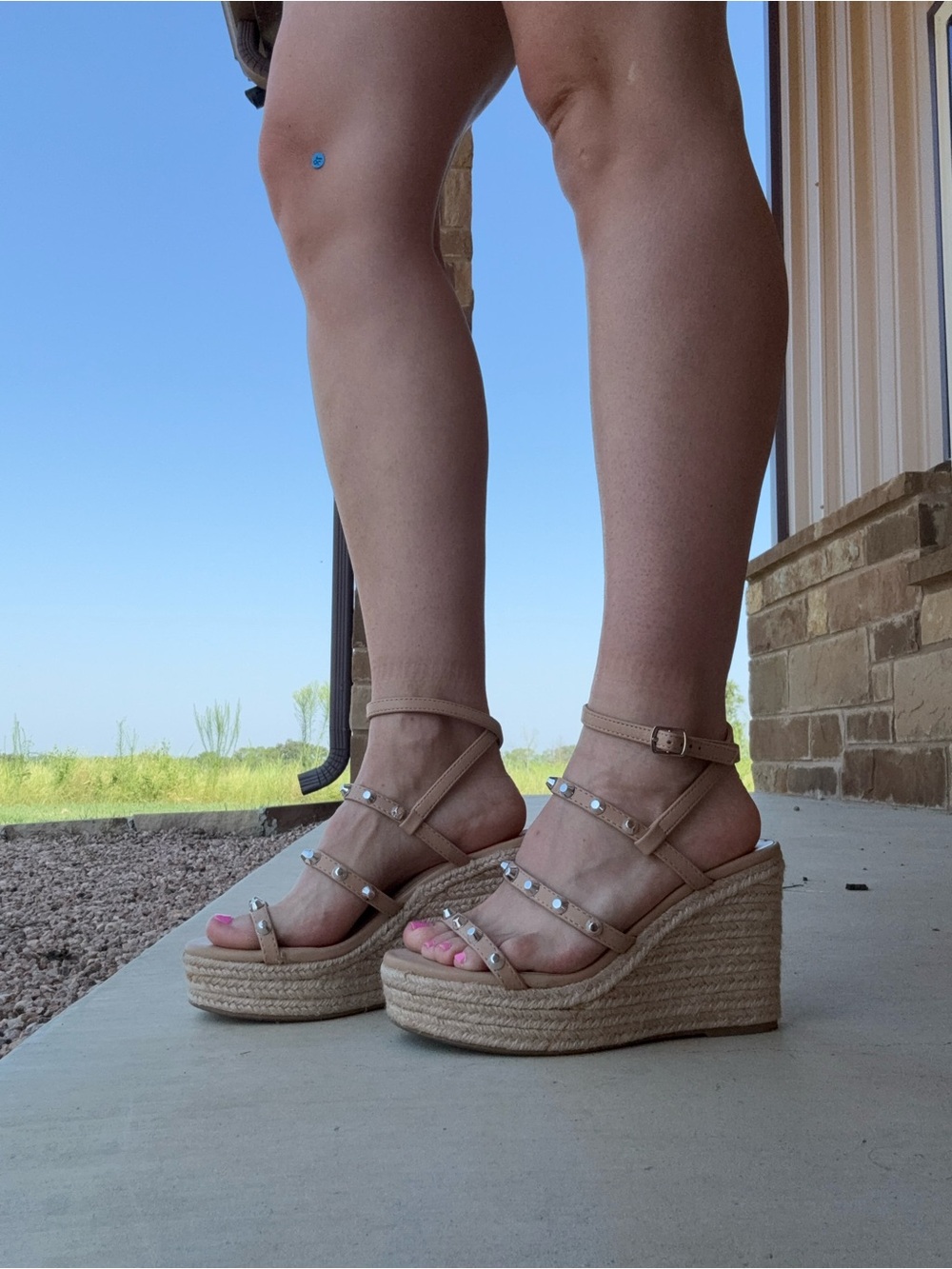 SODA Studded Tan Wedges - Picture 7 of 8